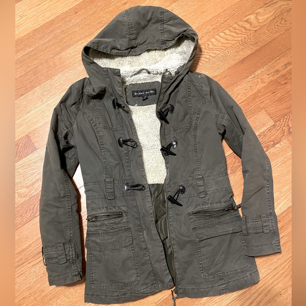 BLACK NOIR HOODED UTILITY JACKET ARMY GREEN XS